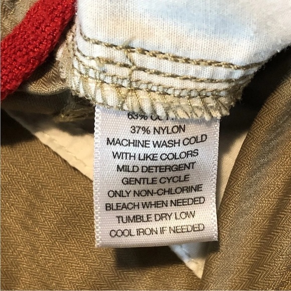 Eastern Mountain Sports Capris Pants Womens 12 Beige Ankle Button Hiking Outdoor - Picture 3 of 9